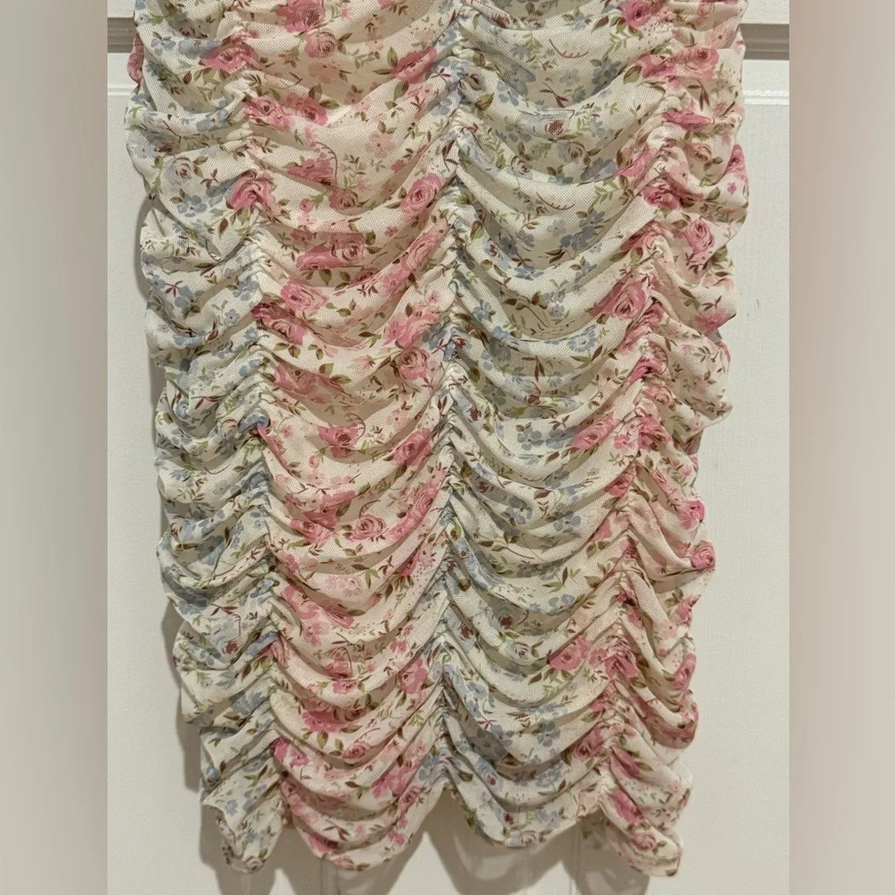 Madden NYC Ruched Mini Dress Floral Small EUC - Picture 4 of 8